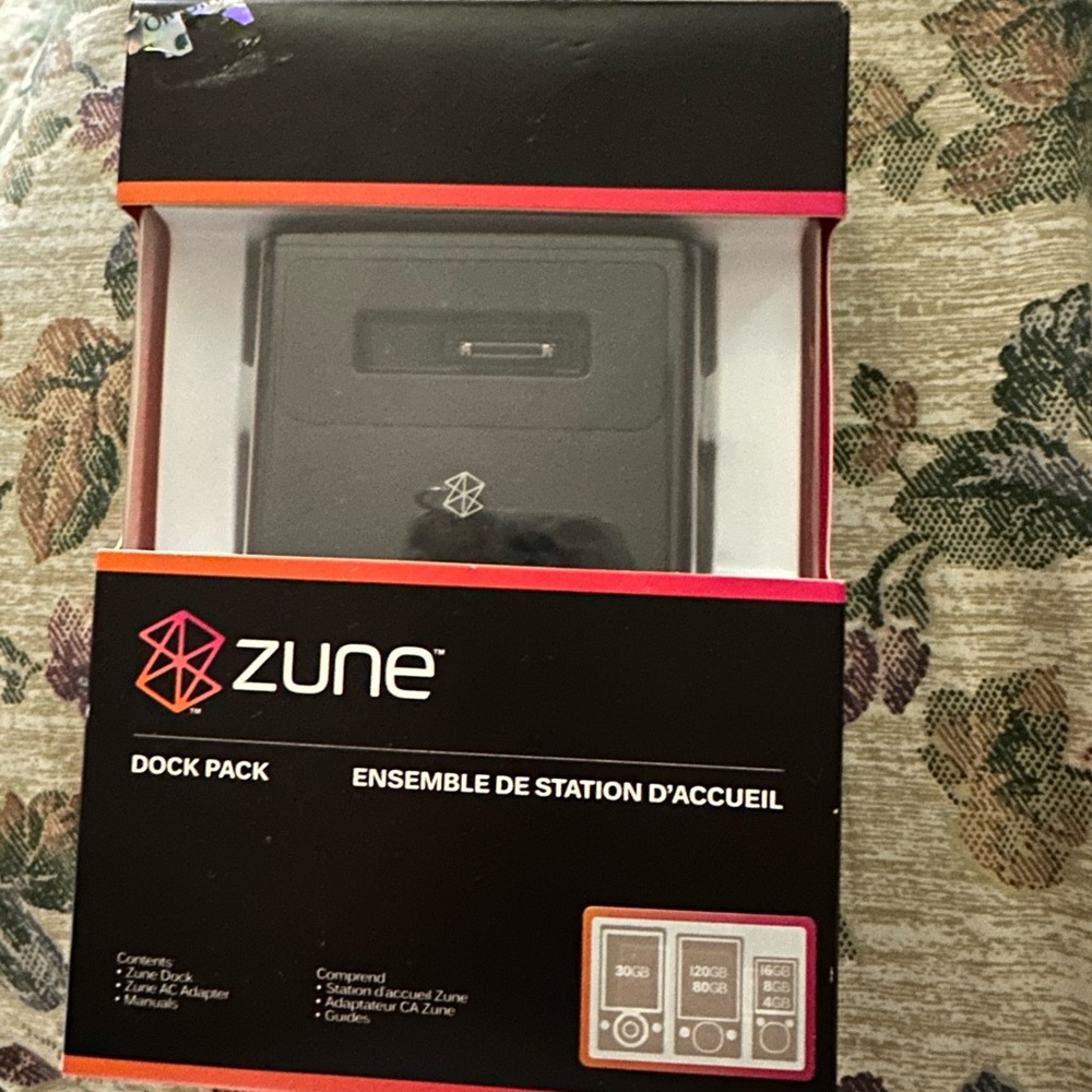 Microsoft Zune Dock Pack with Black and White Accents